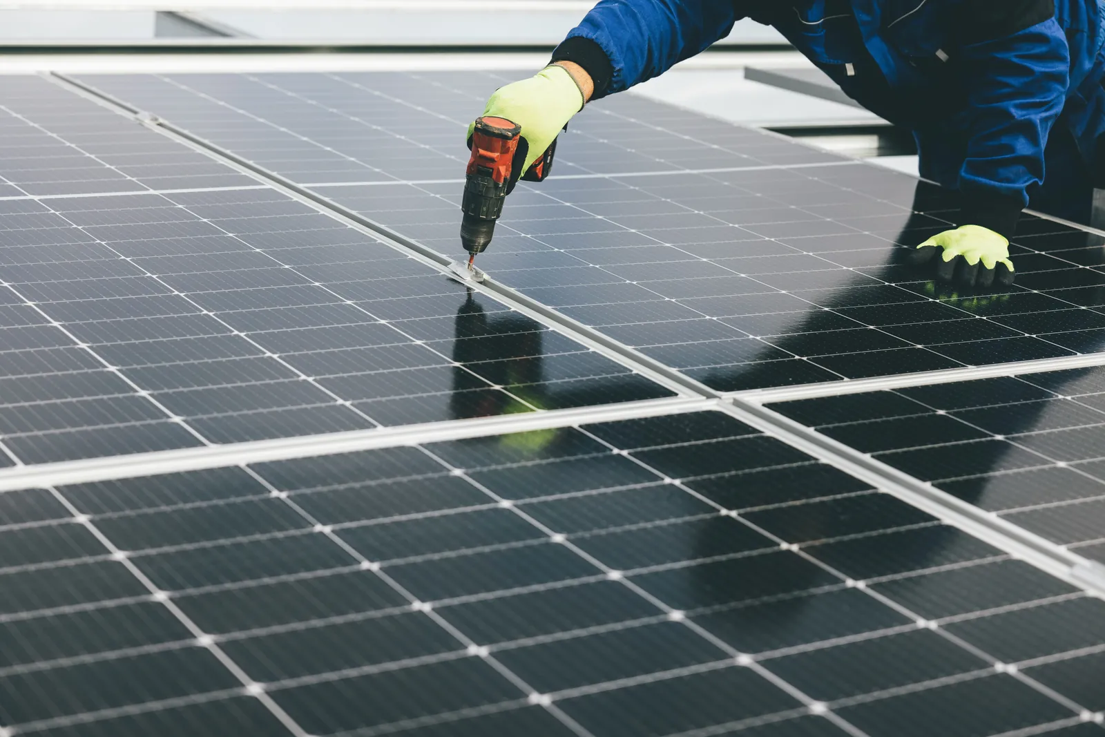 Solar photovoltaic systems installation